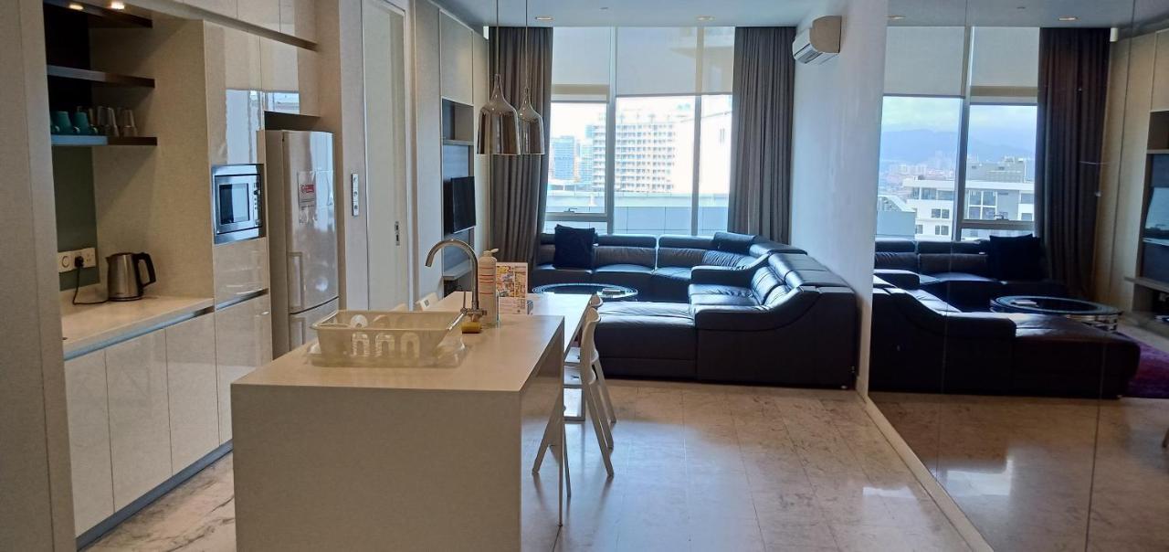 The Platinum Klcc Suites By Whitfield クアラルンプール エクステリア 写真